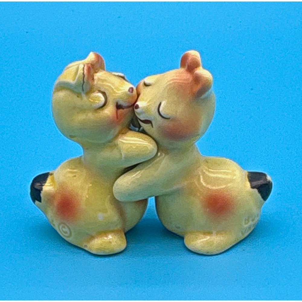 Vtg 1950s Van Tellingen Bunny Hug Salt Pepper Shakers Ceramic Interlocking